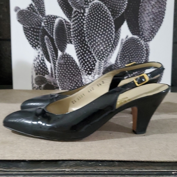 Salvatore Ferragamo Black Textured Slingback Heels - Picture 6 of 16